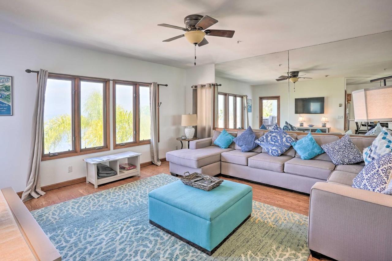 Quiet Avalon Getaway Villa With Ocean View And Balcony Екстер'єр фото