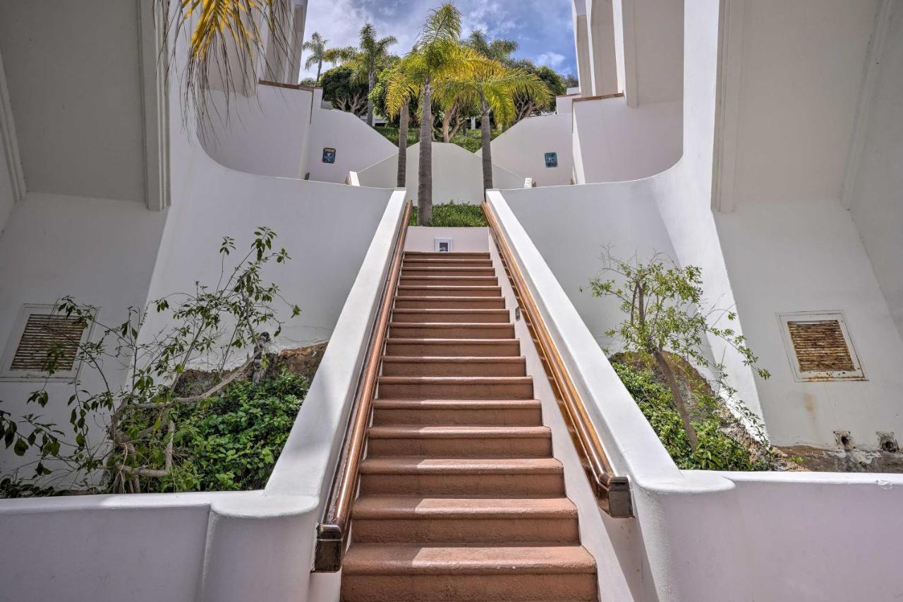 Quiet Avalon Getaway Villa With Ocean View And Balcony Екстер'єр фото